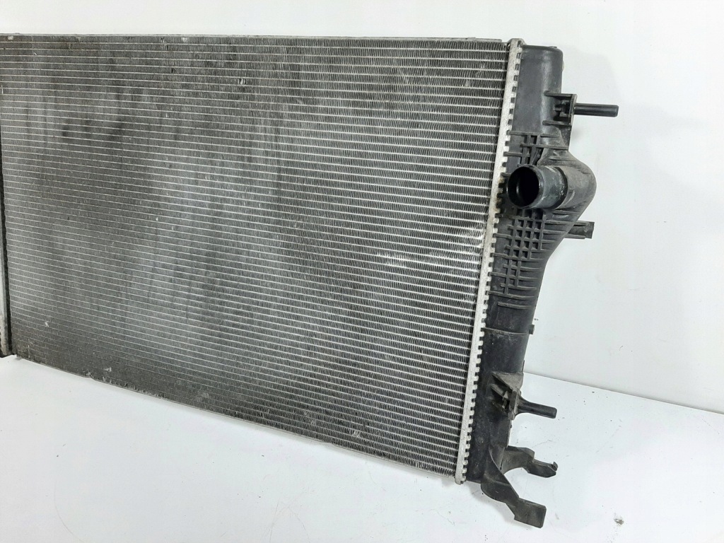 Renault scenic 3 рестайлинг  xmod 1.6dci 13r радиатор воды 214101448r Оригинал