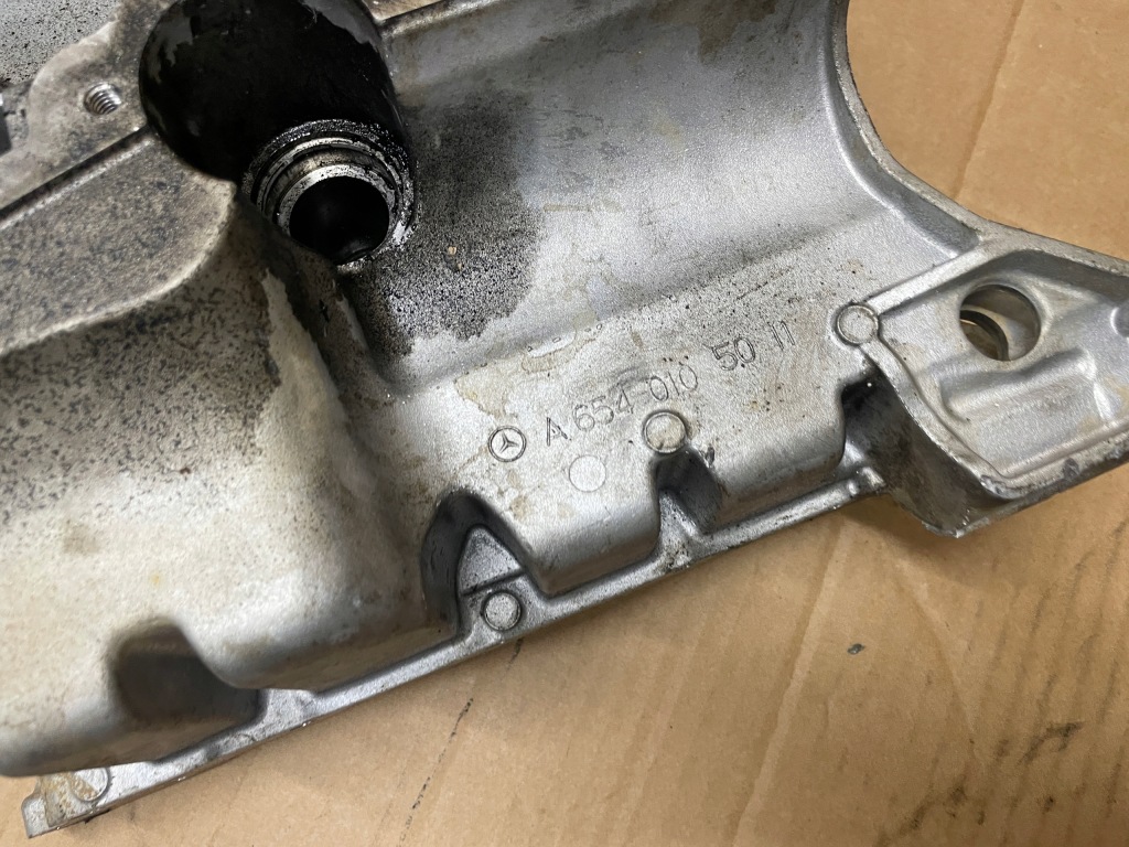 Купить Mercedes a654 4matic поддон масляная двигателя идеальная a6540105011