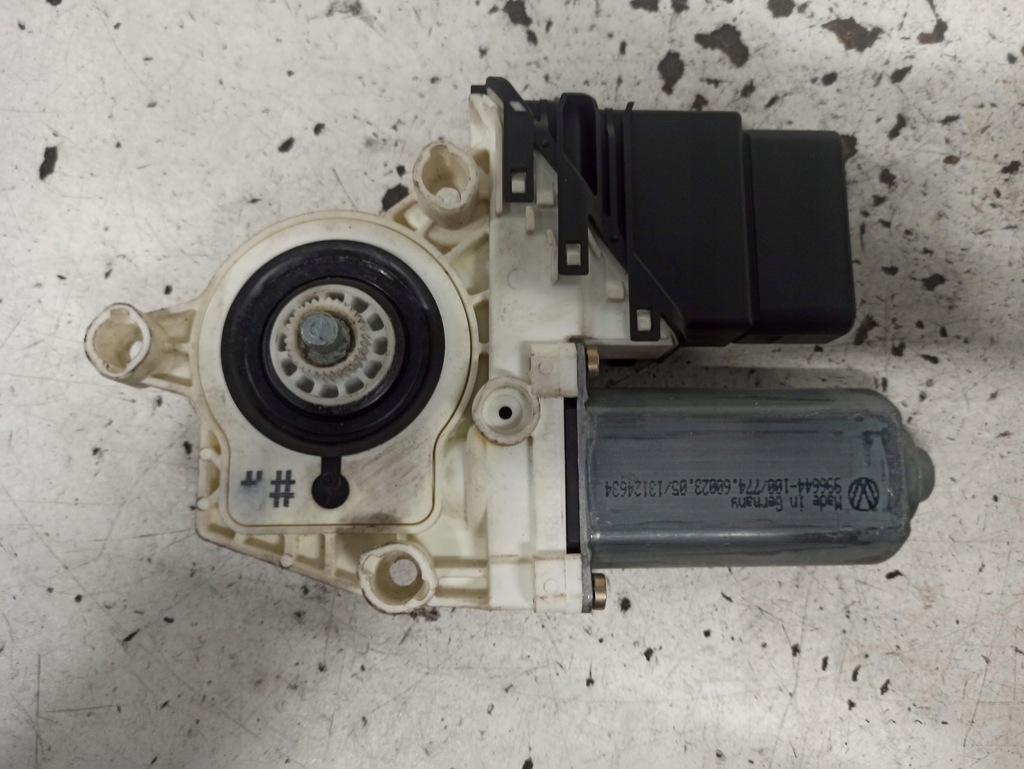 фото №10, Vw touran моторчик окон правый задняя 1k0959704b