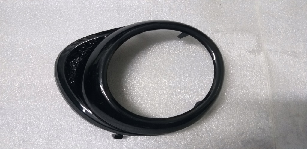 Купить Opel adam правая решётка противотуманной фары gm 13355284