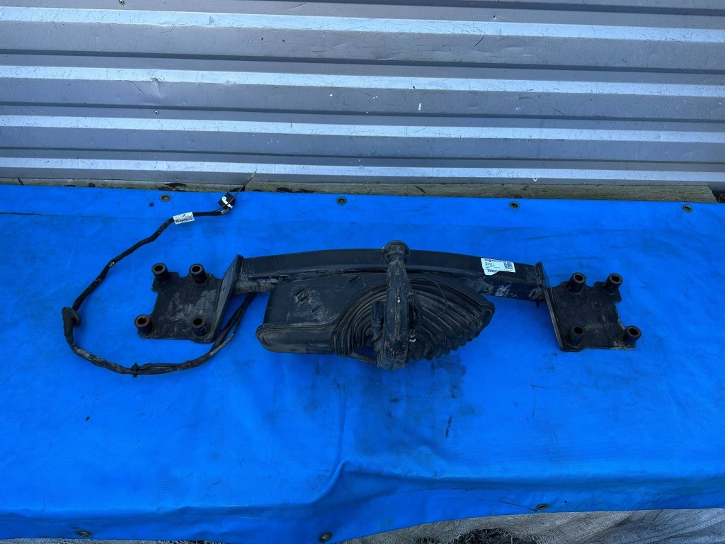 фото №1, Audi q7 4m hak буксировочный 4m0803881e