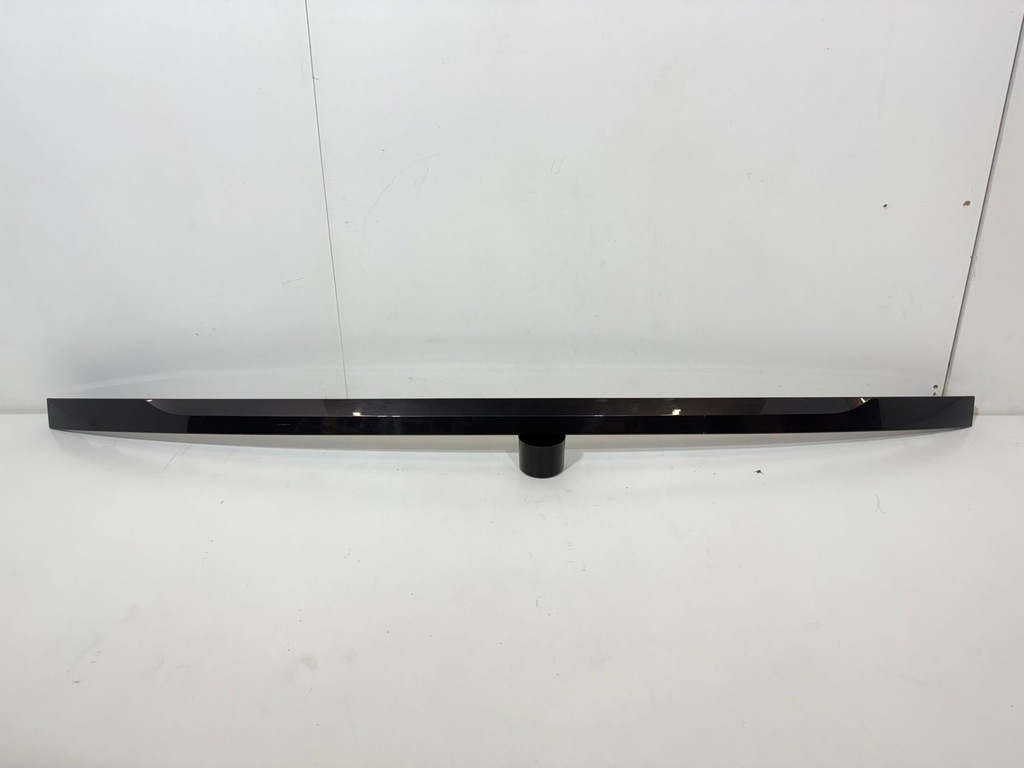 фото №1, Land range rover sv l460 22-25 молдинг na крышка задняя задняя m8e2-404c42