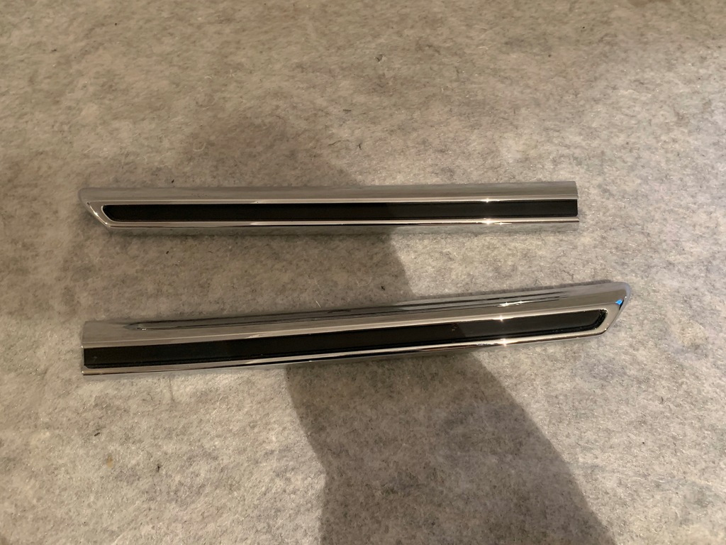 фото №1, Suzuki ignis 17- хром решётка радиатора левый правый