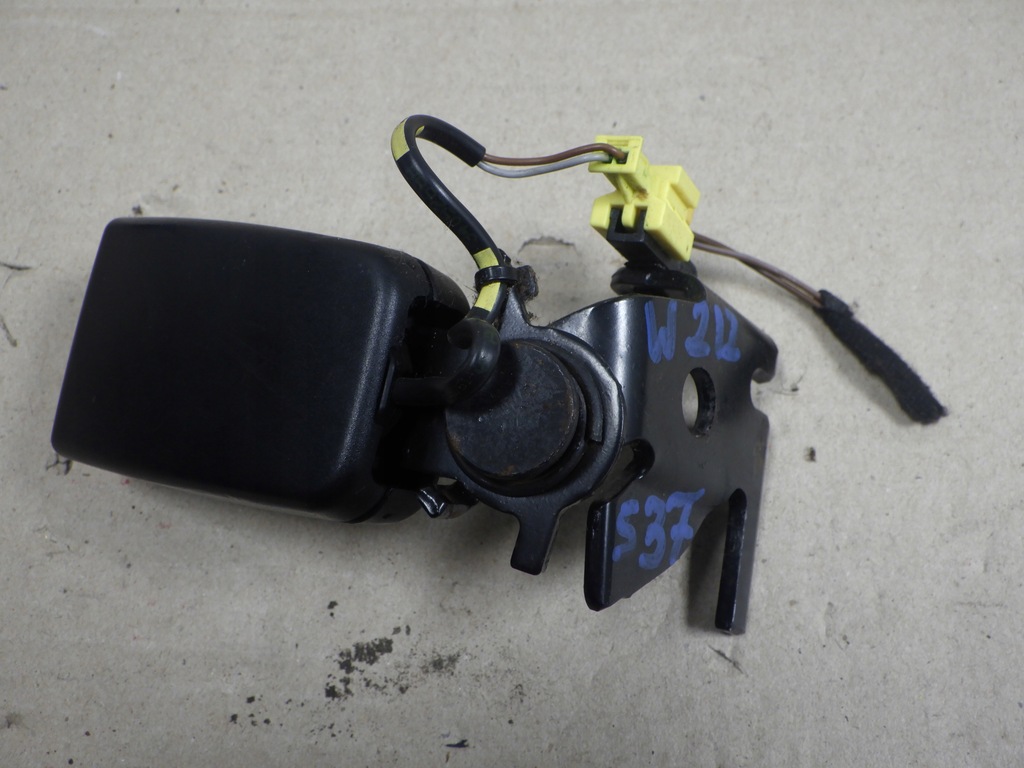 фото №1, Защёлки поперечина mercedes a2128600469 a2128601969