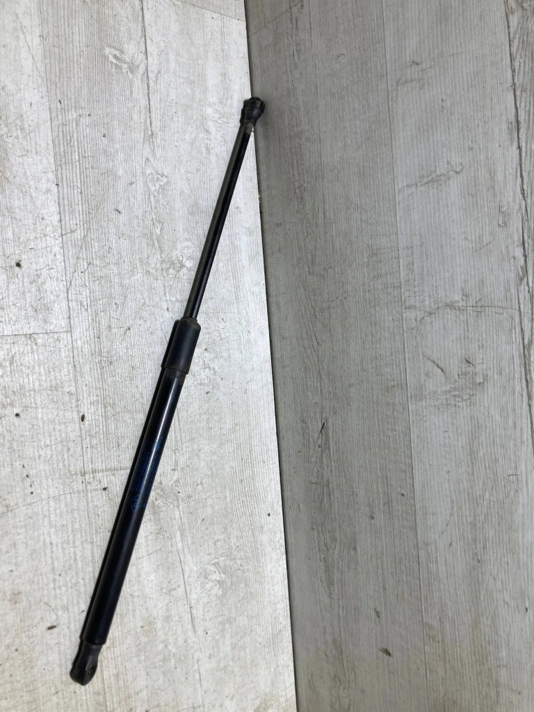 фото №1, Renault clio v 2019 амортизатор крышки задняя