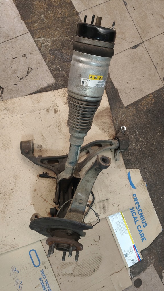 фото №7, Подвеска рычаг поворотный кулак амортизационная стойка левый перед jeep grand cherokee wk2