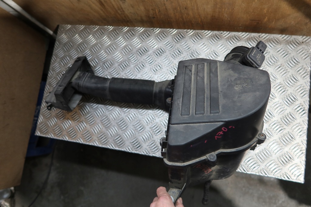 фото №6, Корпус фильтра воздуха audi a1 8x 6r0129601c