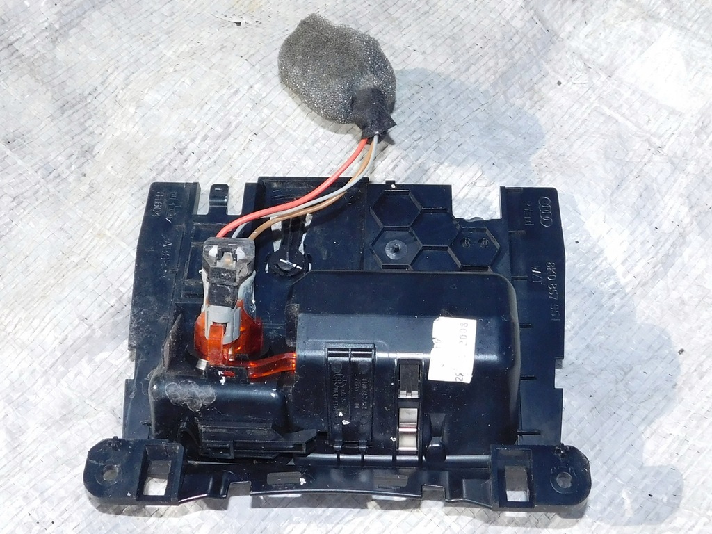 фото №10, A4 b8 a5 rs5 8t пепельница прикуриватель 8k0857951