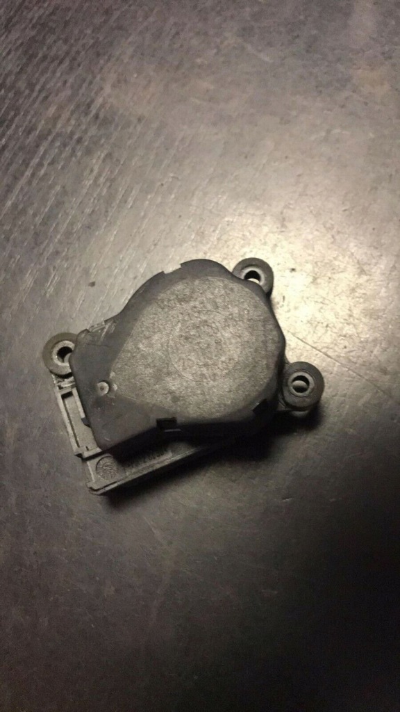 Купити Моторчик кришка обдув mercedes-benz a w168 1688204342