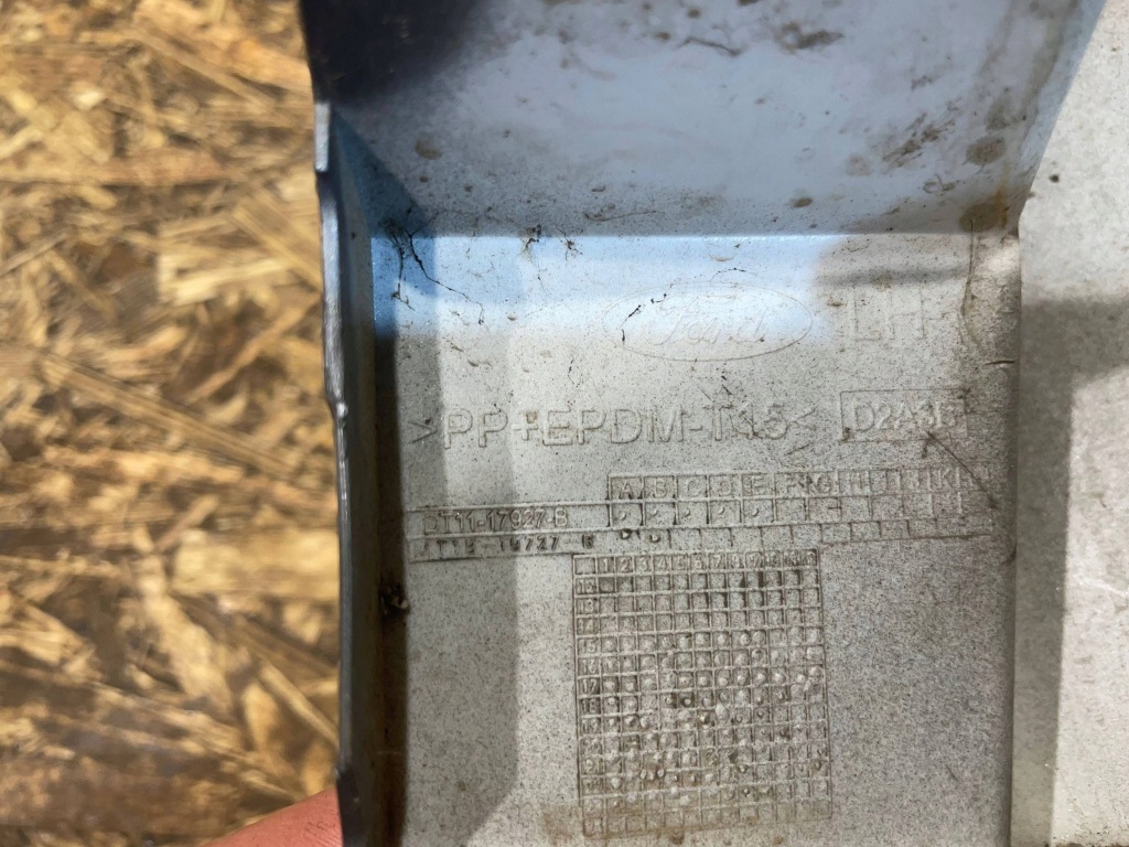 фото №11, Ford transit tourneo connect mk2 ii 12-22 кутик лівий бампер задня задній