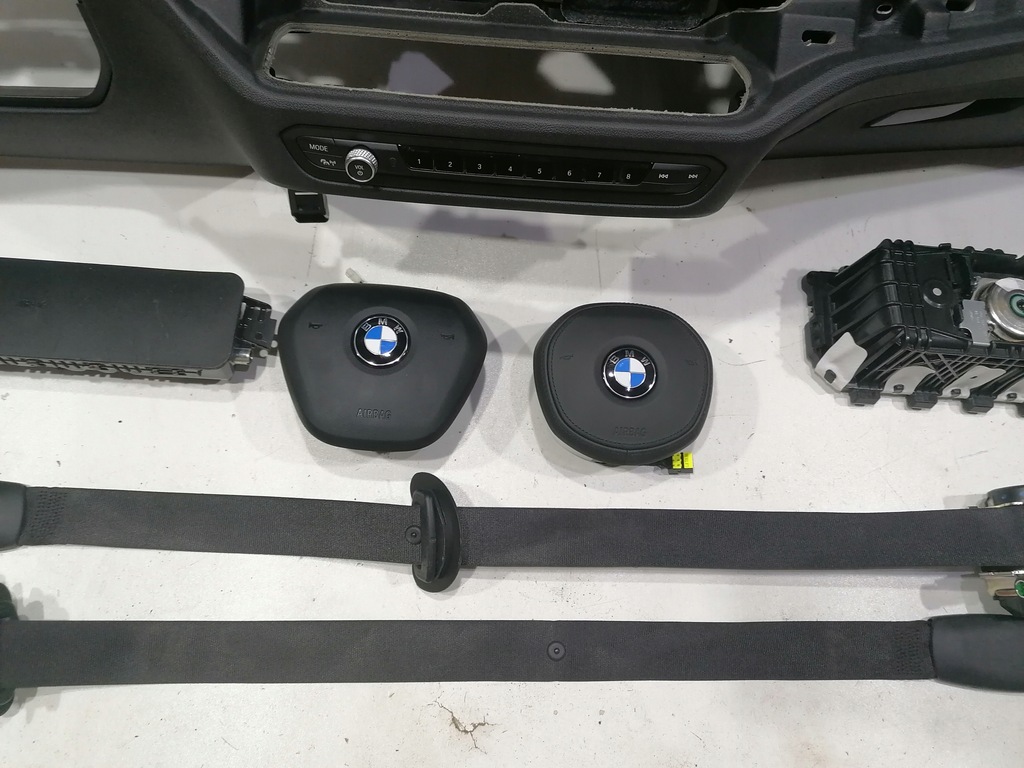 фото №6, Bmw 4 g22 g23 g26 приборная панель консоль подушка безопасности подушки безопасности ремни оригинал материал