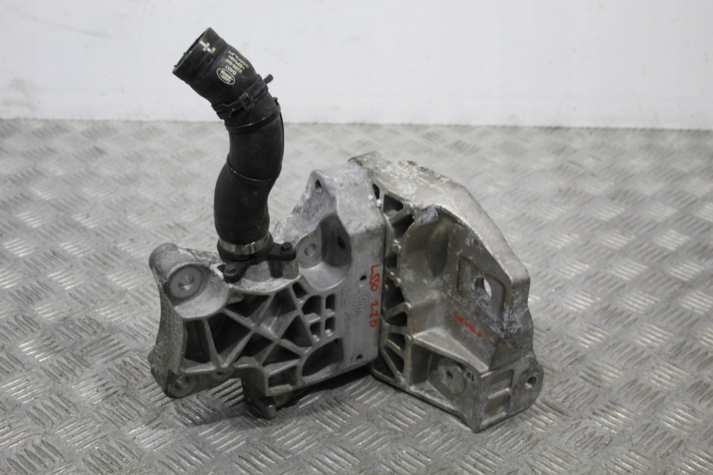 фото №1, Кронштейн двигателя land rover discovery sport l550