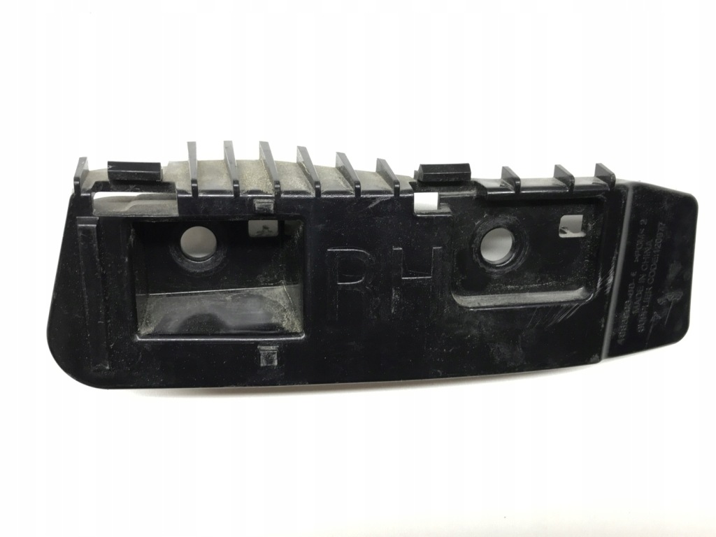 фото №1, Tesla 3 направляющая кронштейн бампера правый задняя