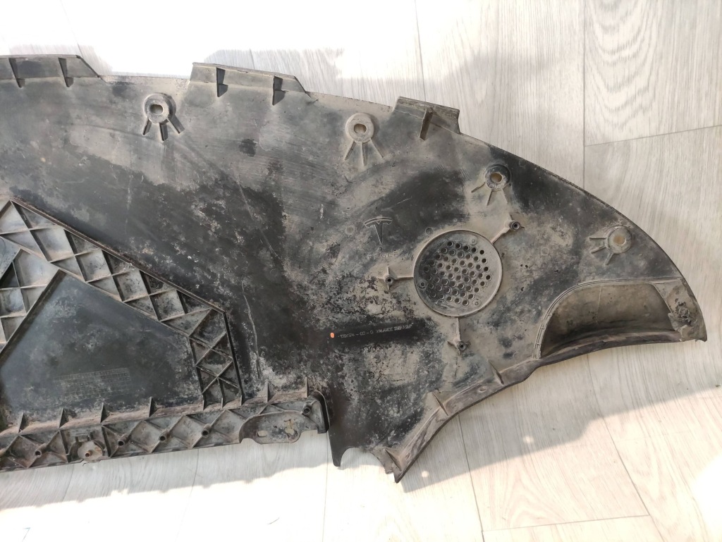 фото №8, Tesla model 3 накладка нижняя бампера передний 108417400d