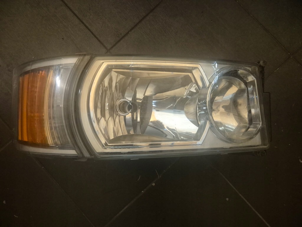 фото №1, Лампа права scania r streamline h7 2241829