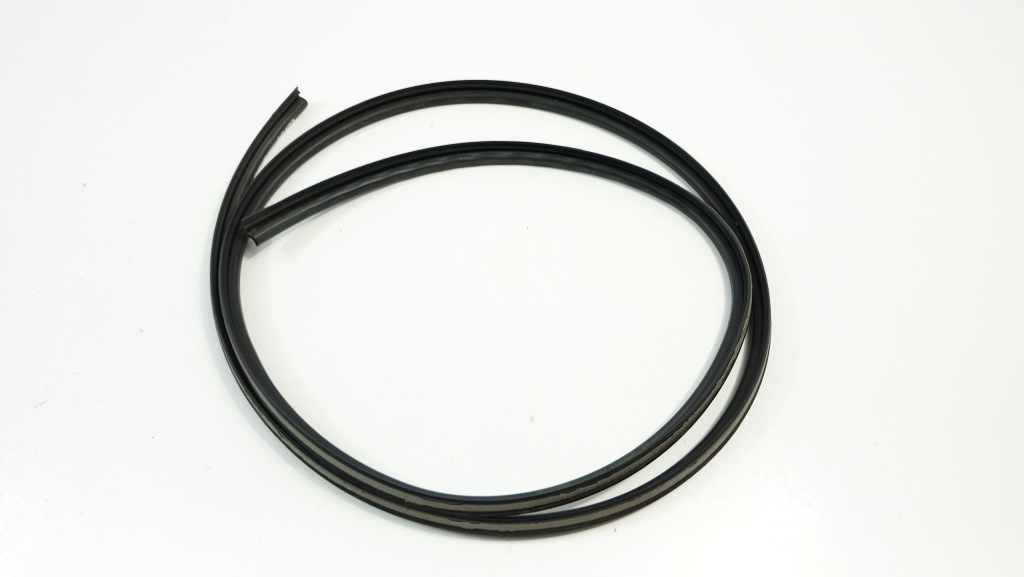 фото №7, Citroen c3 picasso прокладка кузовна ліва