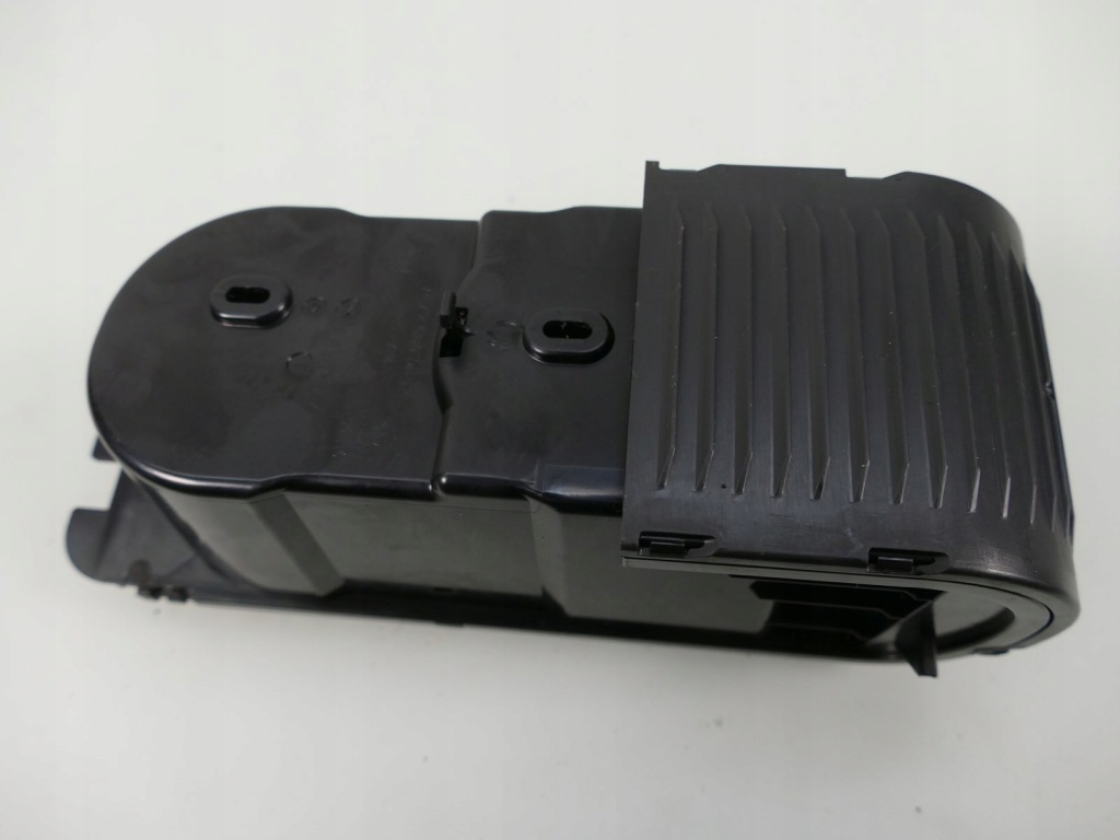 фото №4, Mercedes r172 slk w172 бардачок кронштейн na кружки