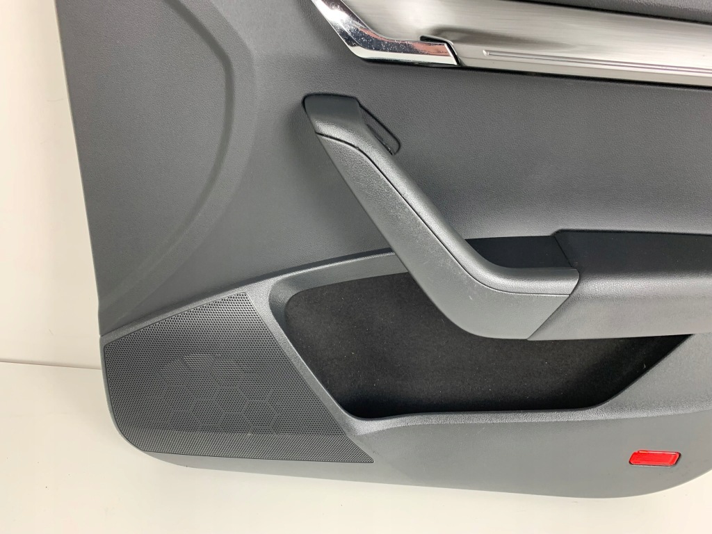 фото №4, Octavia iii обшивка двері правий перед підсвічуваний