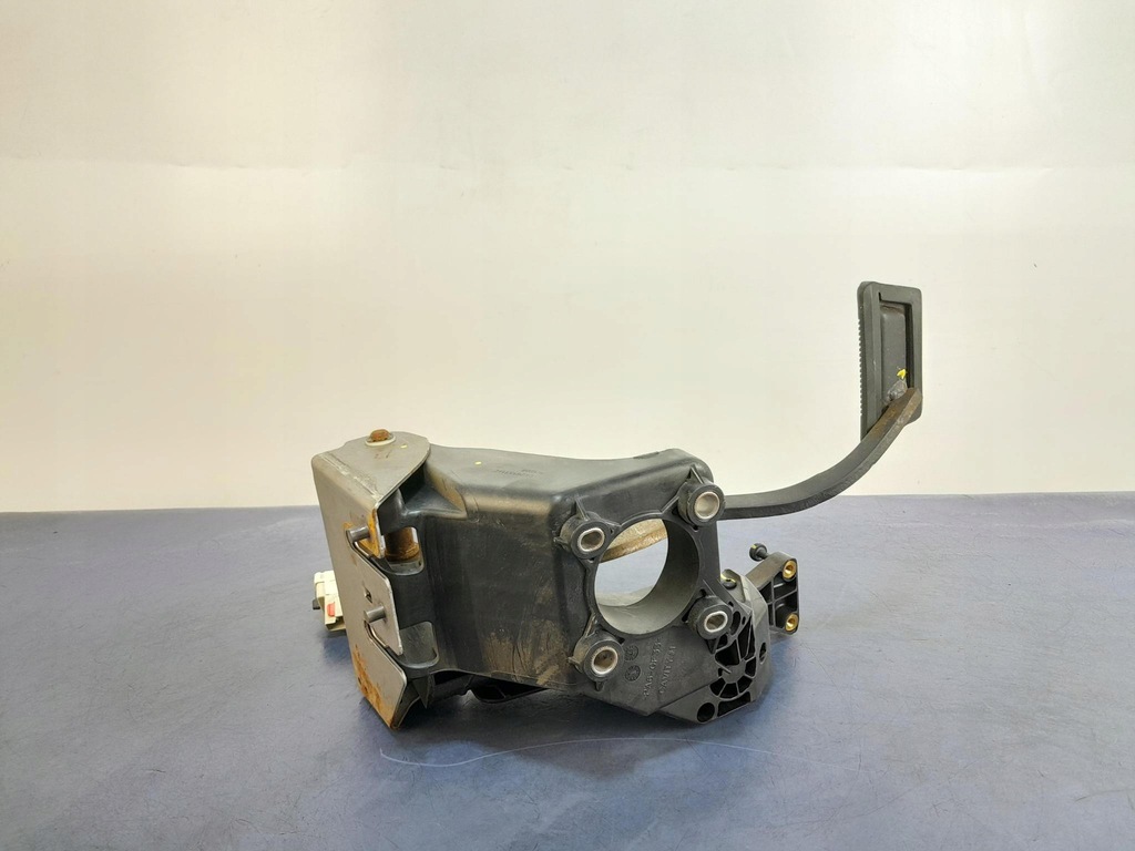 фото №4, Chrysler pacifica i 4,0 педаль основание тормоза