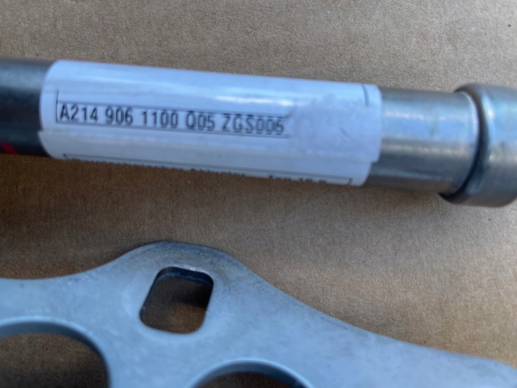 фото №8, Mercedes w214 петля капот правий a2148801400 лівий a2148801300 + патрон