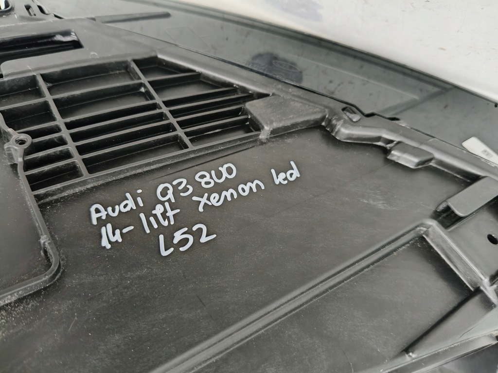 фото №8, Лампа права фара audi q3 8u 8u0 14- lift ксенон led