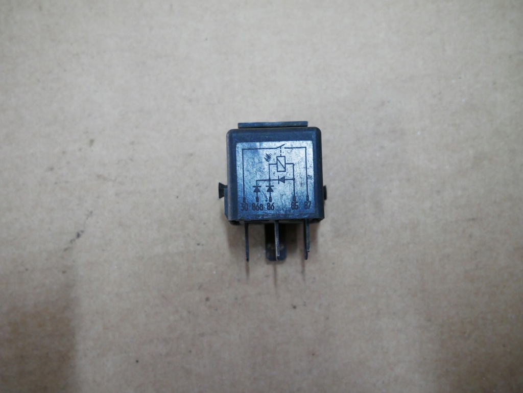 Купити Bmw e34 e36 z3 реле 2244872