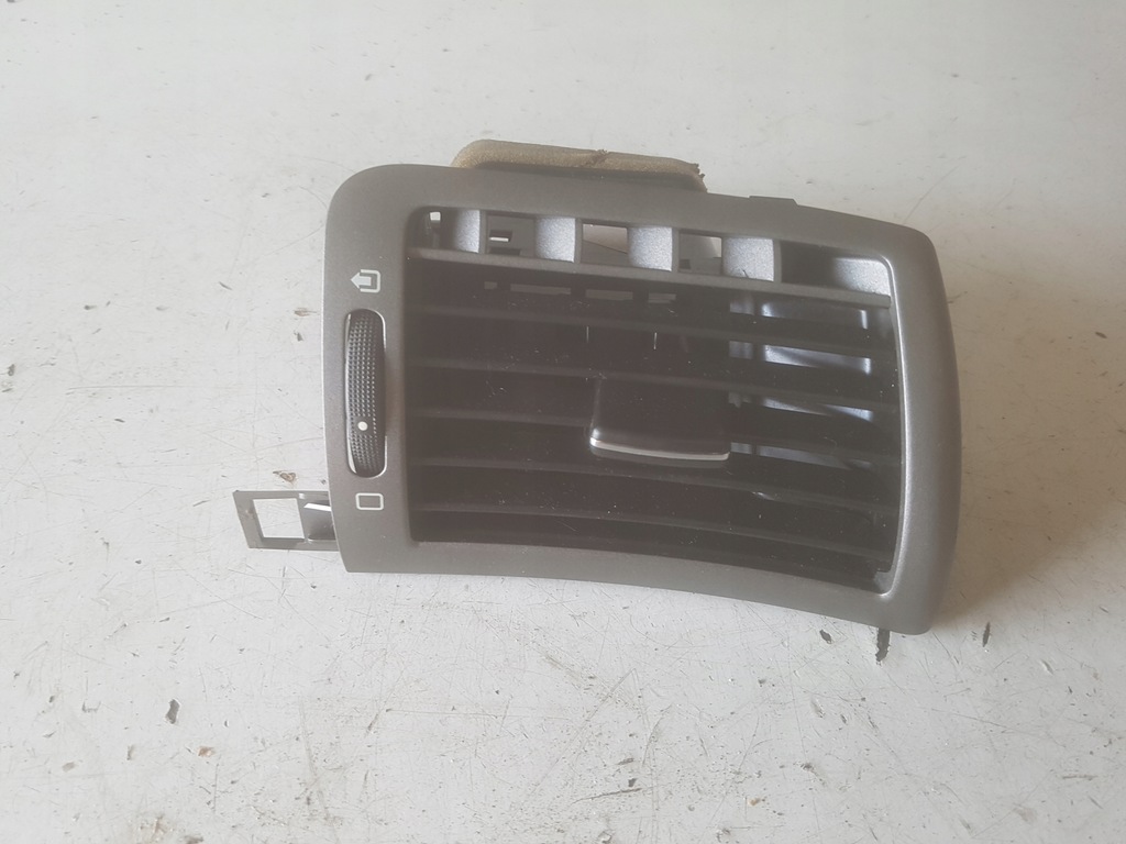 фото №1, Peugeot 407 04r- решётка обдув правая