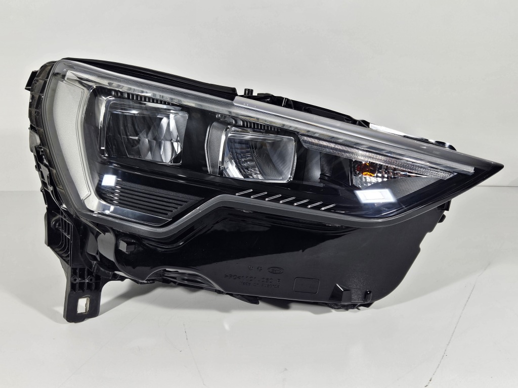 Купити Фара правий перед передня audi q3 2 83a full led cala європа