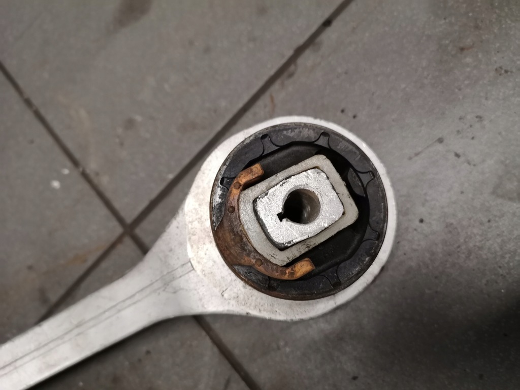 фото №4, Важіль banan лівий перед audi a8 d2 lift