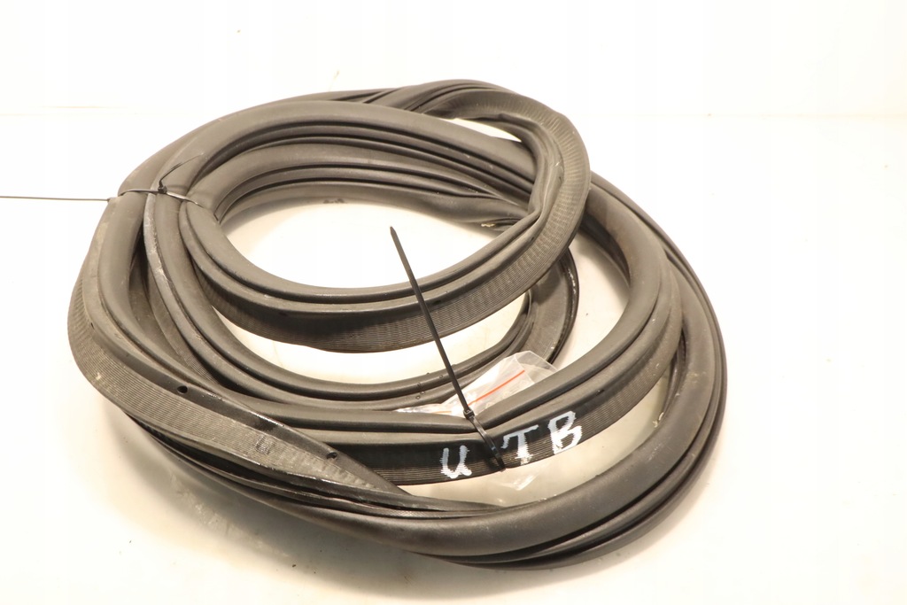 фото №5, Прокладка кришки багажника ford ecosport ii lift