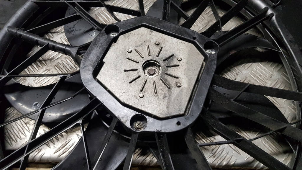 фото №12, Mercedes w211 вентилятор радиатора 2.2 cdi корпус