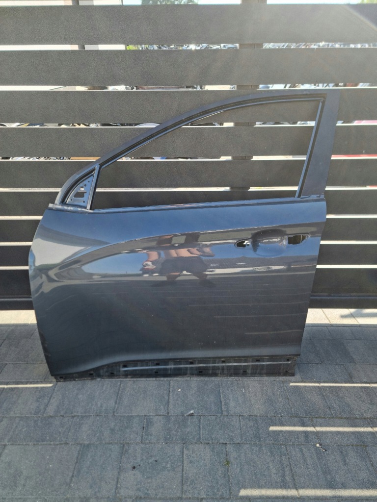 Купити Hyundai kona двері ліва передні перед