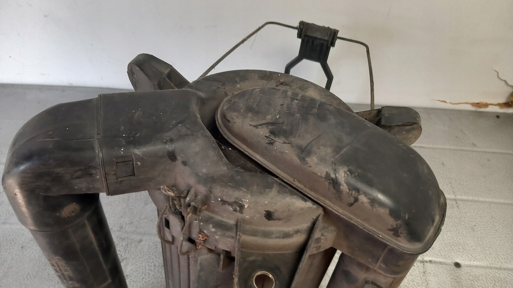 фото №4, Корпус фільтра повітря vw t4 95r