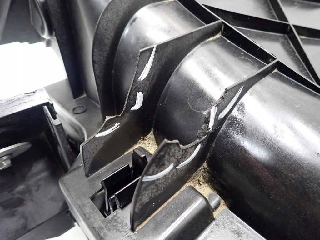 Комплект радіатор води кондиціонера вентилятор tesla y 514 km 1640666-00 Зі Шроту