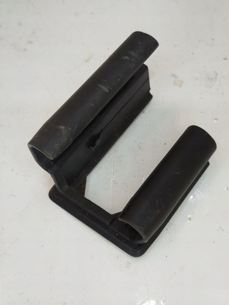 Купить Накладка направляющая сиденье vw passat b8 5g0881348g