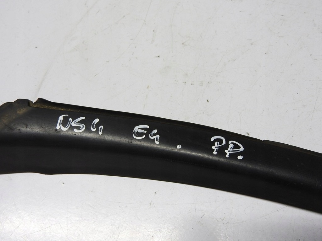 фото №9, Citroen ds4 11-15 молдинг стекло лобовое правая 9688471480