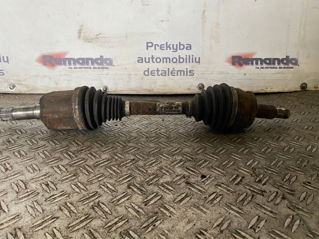 Купити 2015 opel zafira c привідний вал передня