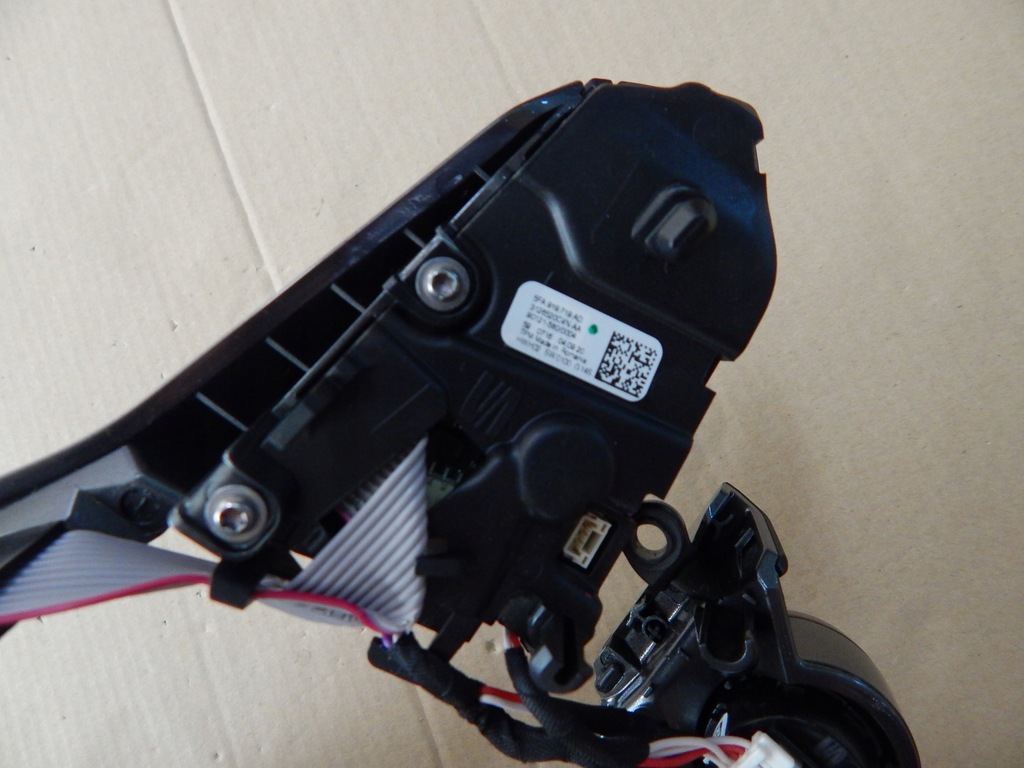 фото №10, Cupra formentor - кнопки мультифункція накладка керма