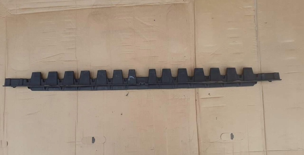 фото №1, Mercedes w447 vito напрямна бампера задня