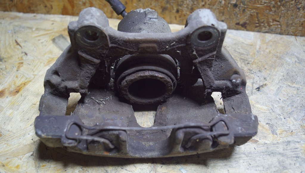 фото №8, Суппорт тормозной левый перед audi tt 8n