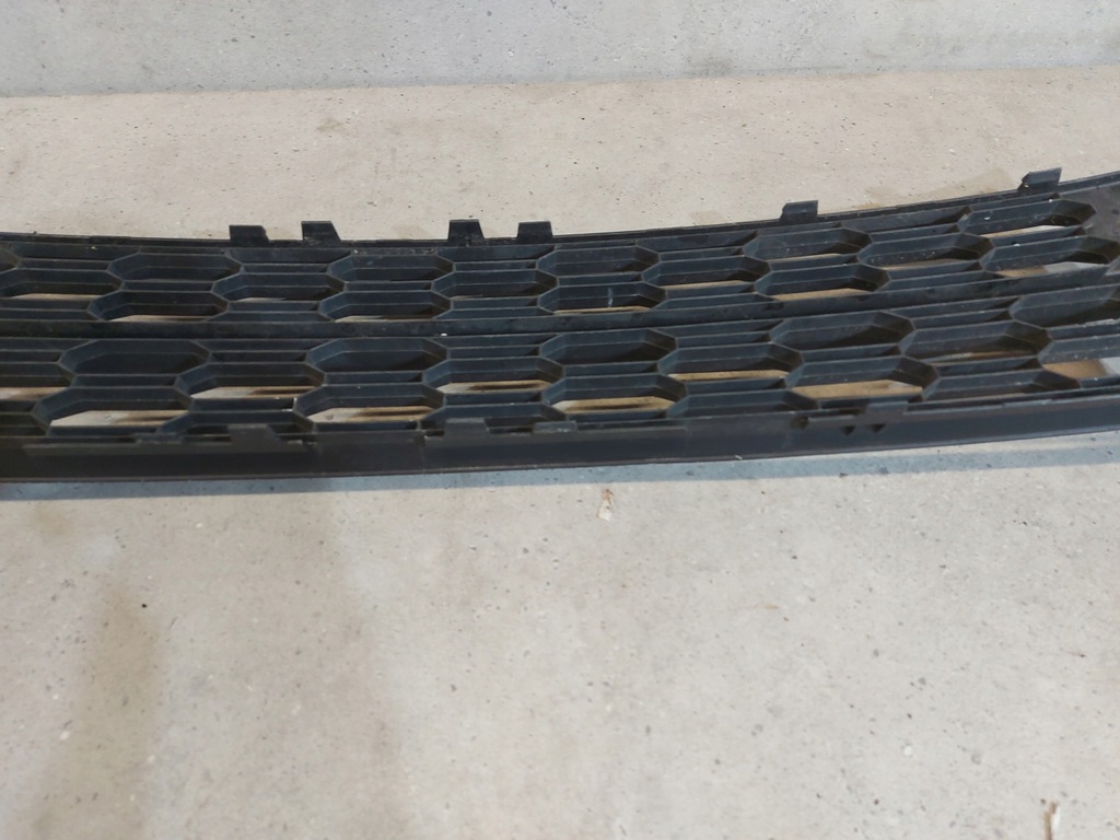 фото №7, Решётка средняя бампера решётка радиатора skoda octavia 3