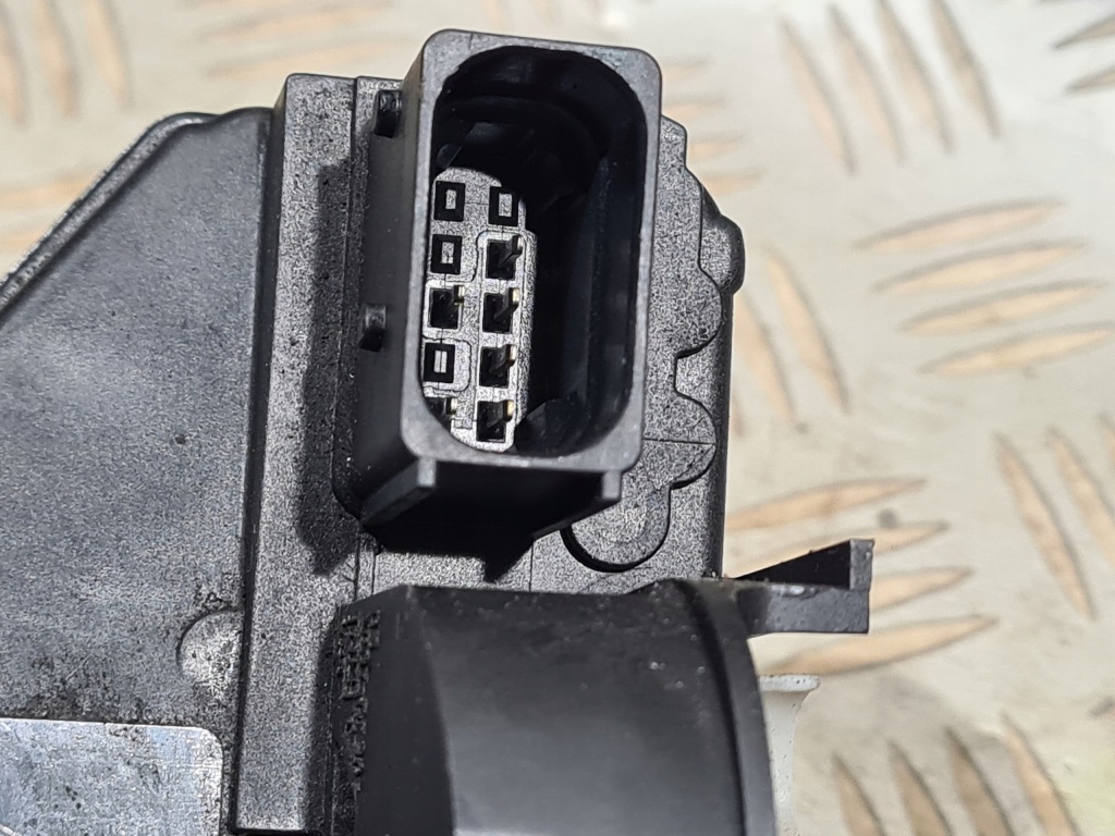 фото №4, Замок двері правий задня opel zafira c astra j