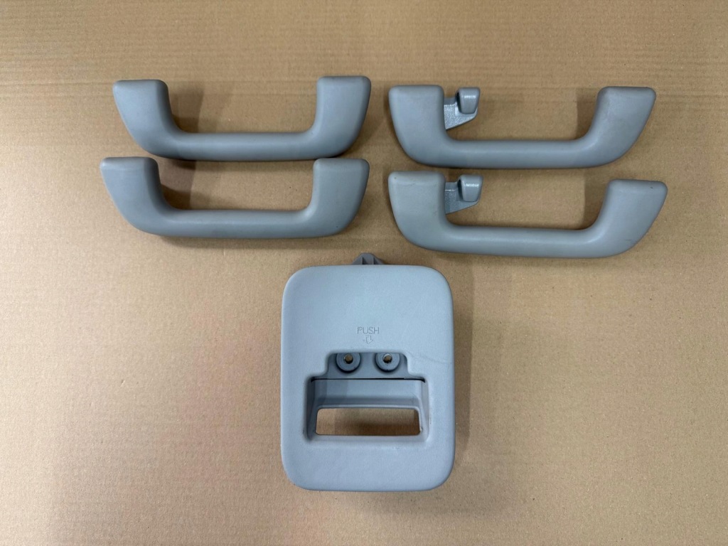 фото №1, Toyota verso 09-17 ручки стельовий заглушка поперечина 73137-0f020