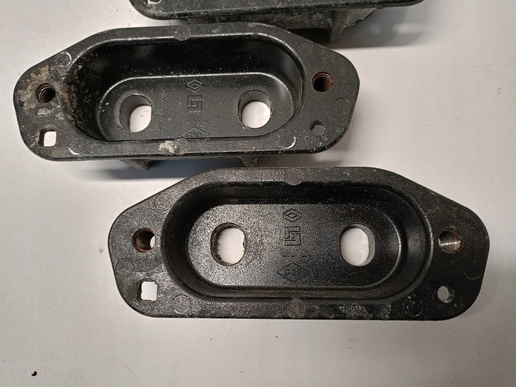 фото №4, Кронштейн кронштейн аккумулятора renault zoe