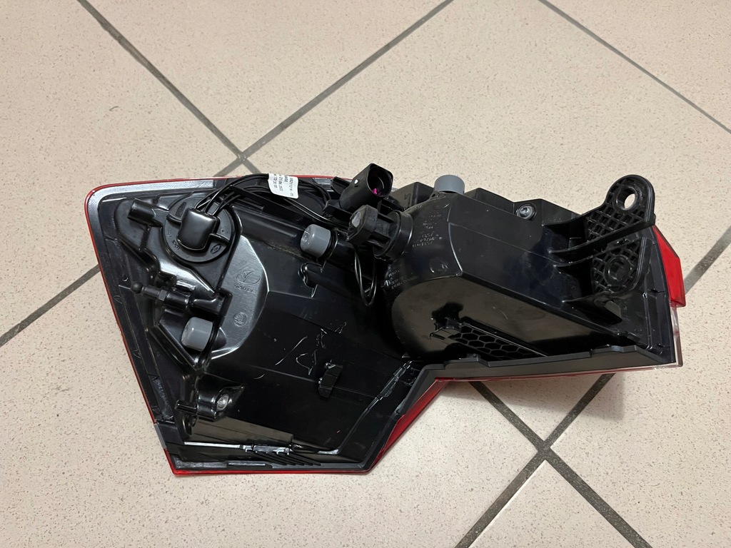 фото №15, Skoda kamiq kamik 658 лампа задня задня права