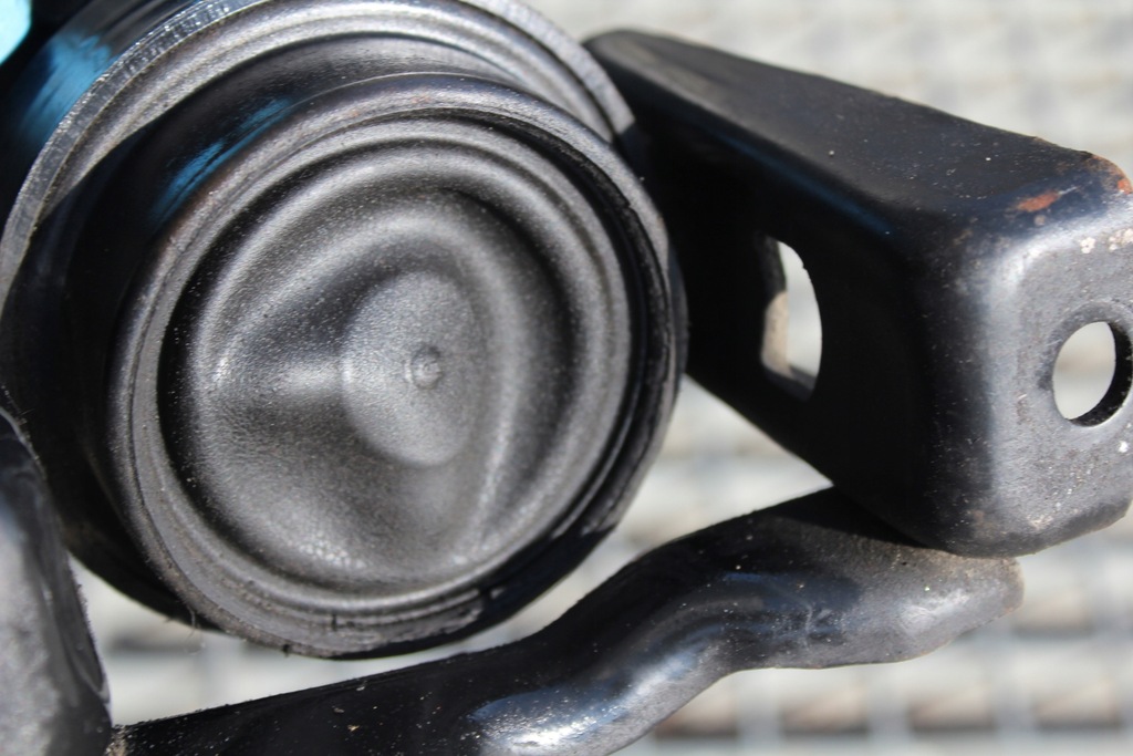 фото №6, Подушка кронштейн двигателя corolla verso ii 2.2 d4d nr. 98