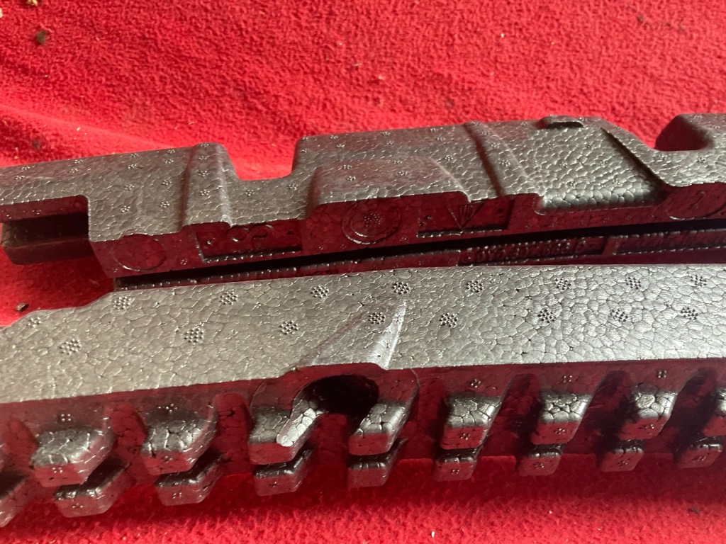 Porsche cayenne 9y пена абсорбер правый + левое  9y0807666d/9y0807665d в Украине