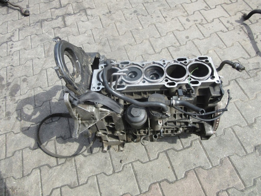 фото №6, Volvo xc90 2.4d 2004 блок двигателя wał поршни kpl