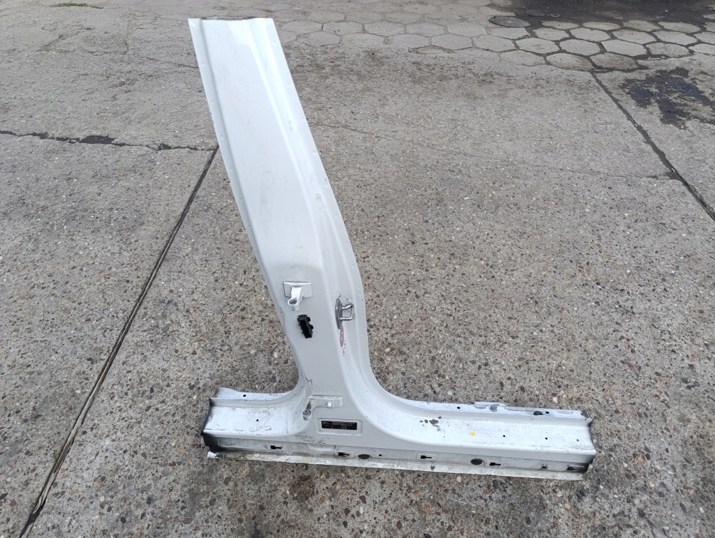 фото №1, Bmw f46 правый блок двигателя средний порог a300