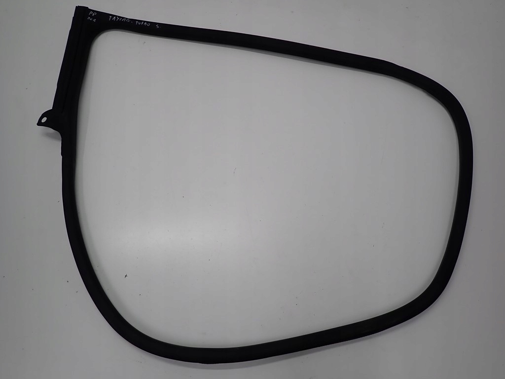 фото №1, Прокладка kar дверь правый перед porsche taycan 20r